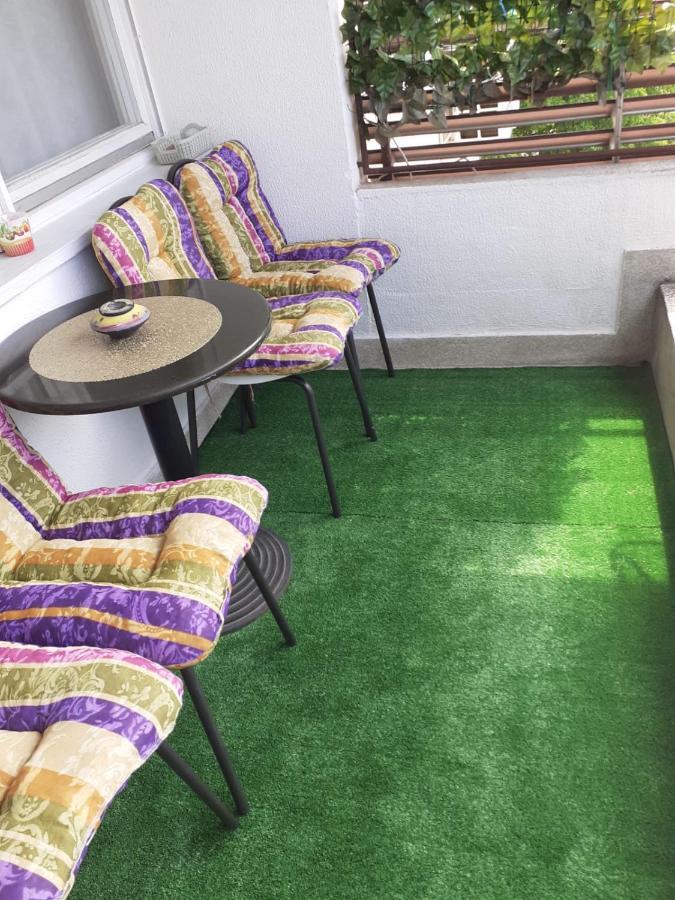 Spacious 80m2 In The Center Apartment